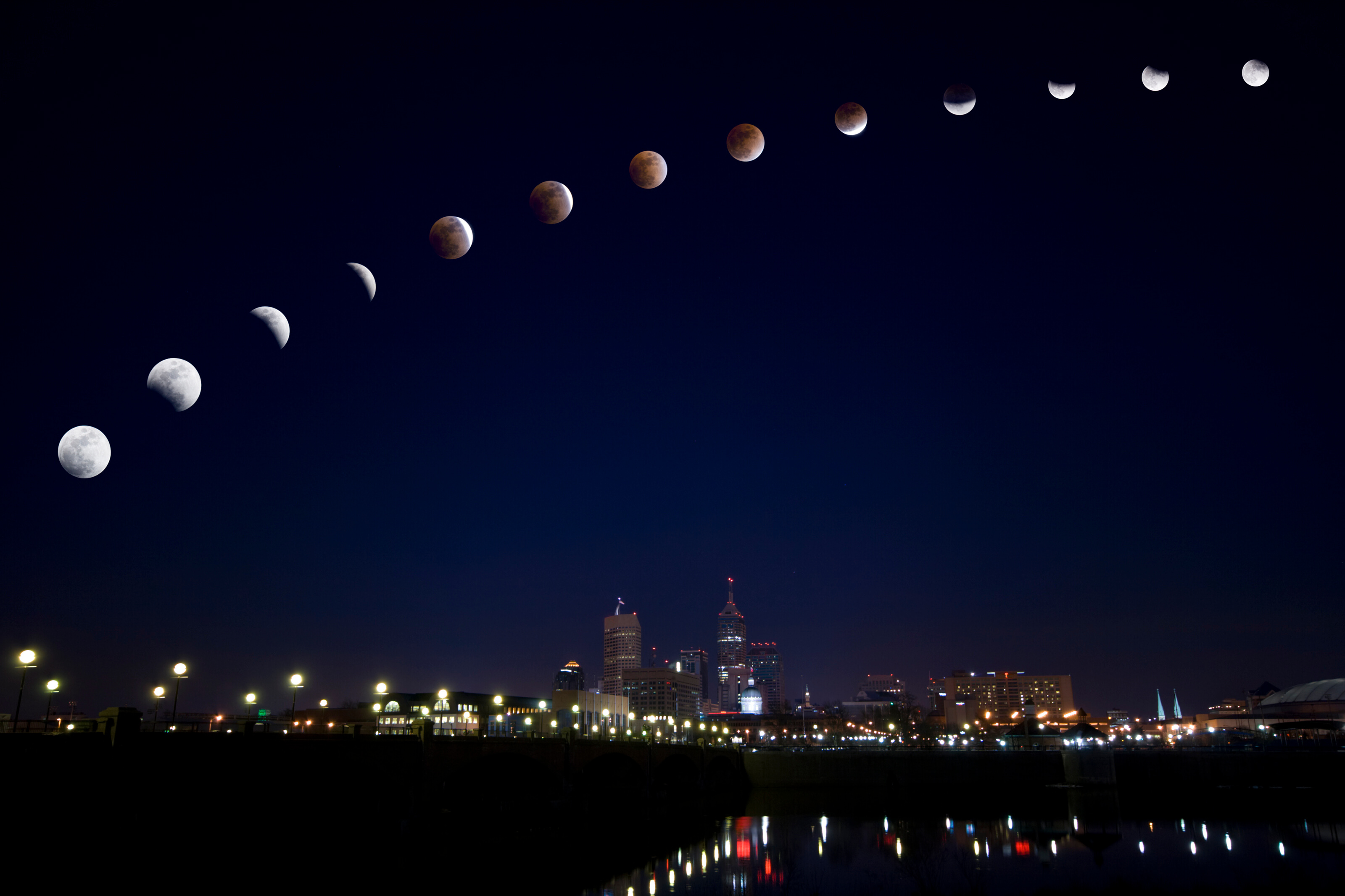 Лунные сутки сегодня 2024 года. Луна. Луна на небе. Лунное затмение. Фото Луны.
